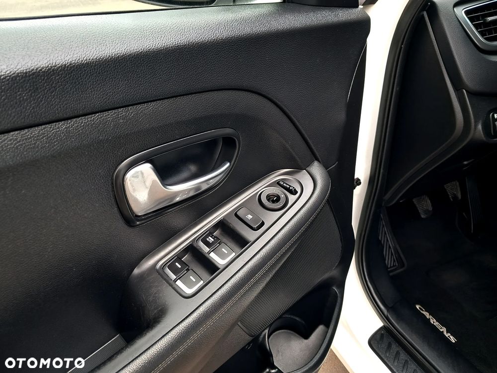 Kia Carens 1.6 GDI Dream Team Edition - 23