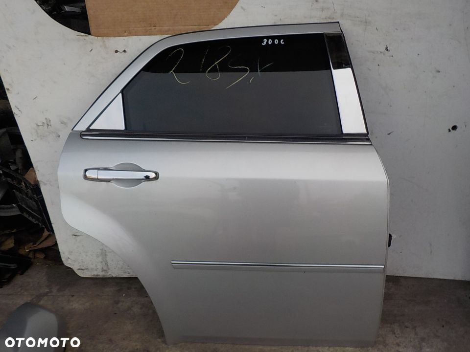 CHRYSLER 300C DRZWI PRAWY TYŁ KOMBI