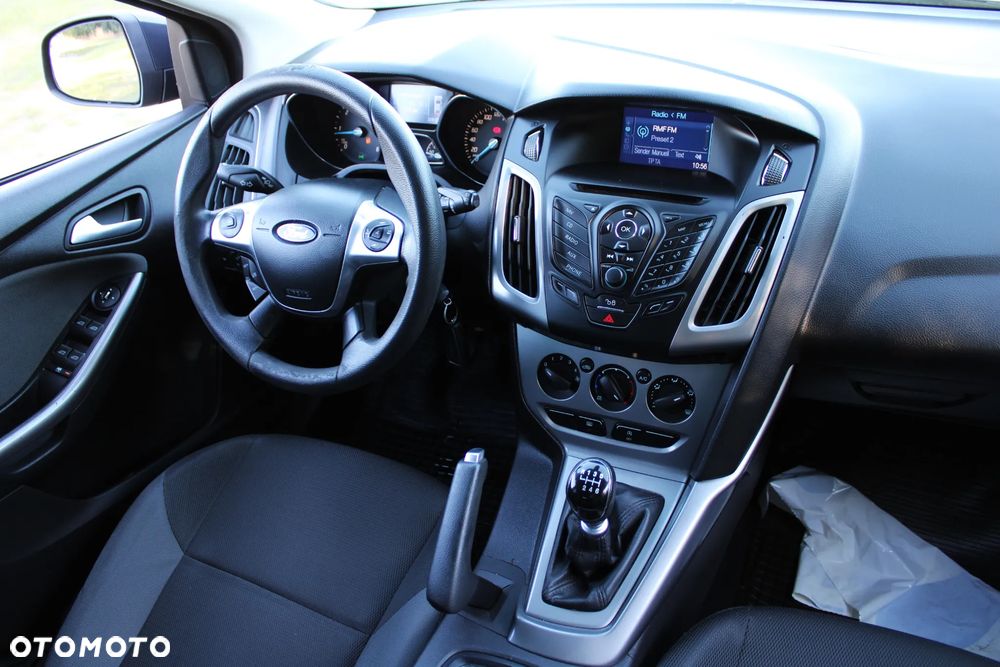 Ford Focus SW - 17