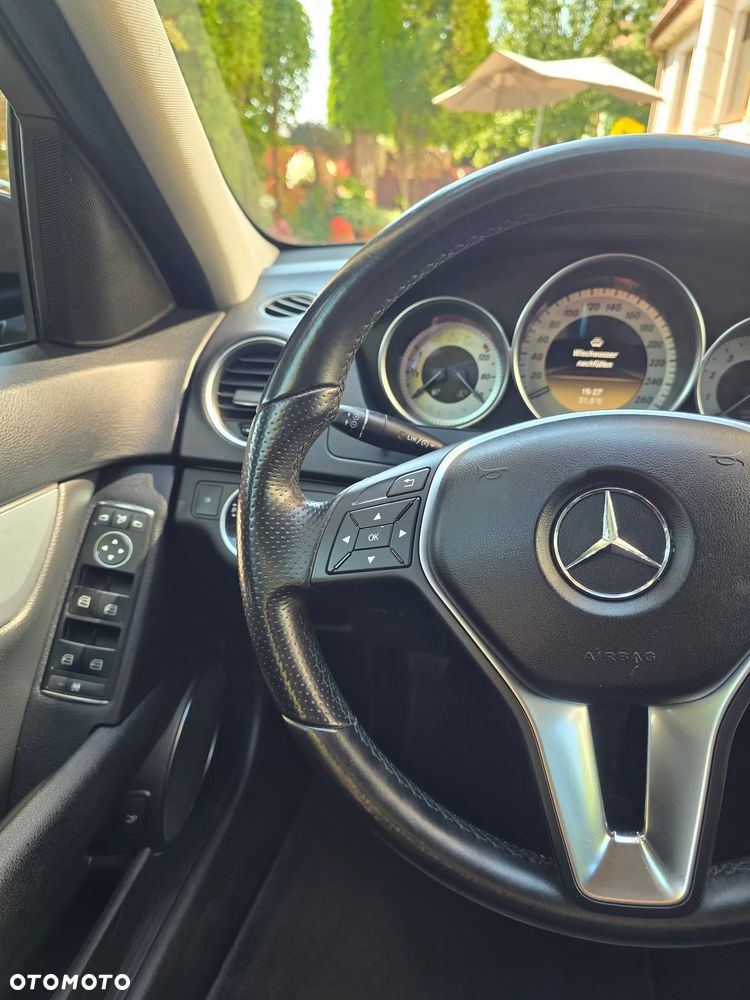 Mercedes-Benz Klasa C 180 BlueEFFICIENCY Avantgarde - 33