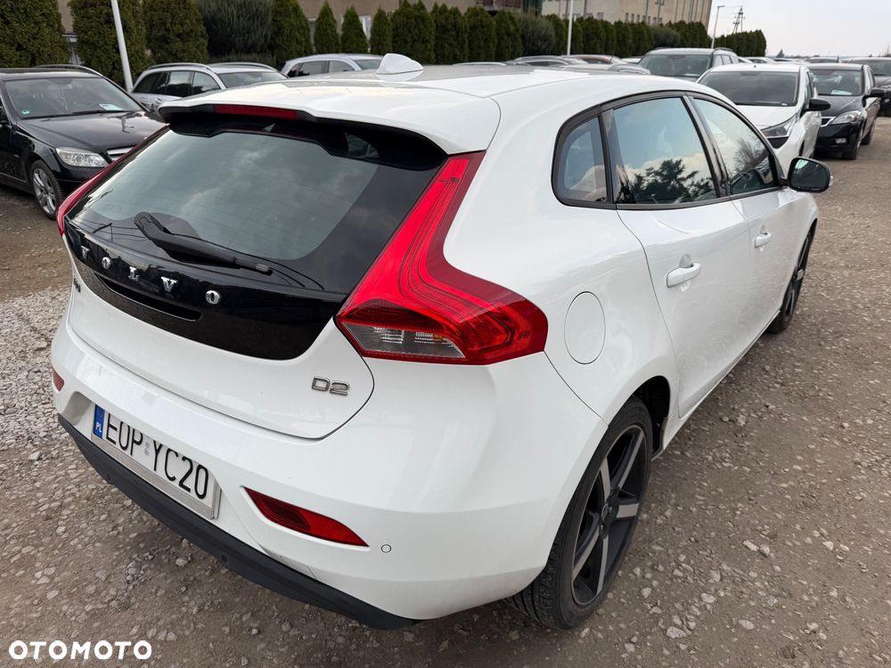 Volvo V40 D2 - 10