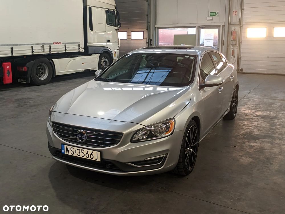Volvo S60 - 1