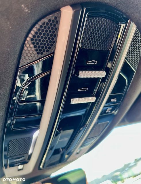 Porsche Panamera - 18