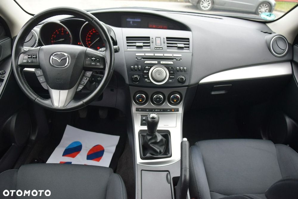 Mazda 3 1.6 Active + - 22