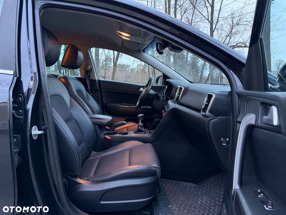 Kia Sportage 2,0 CRDI 2WD Vision - 24