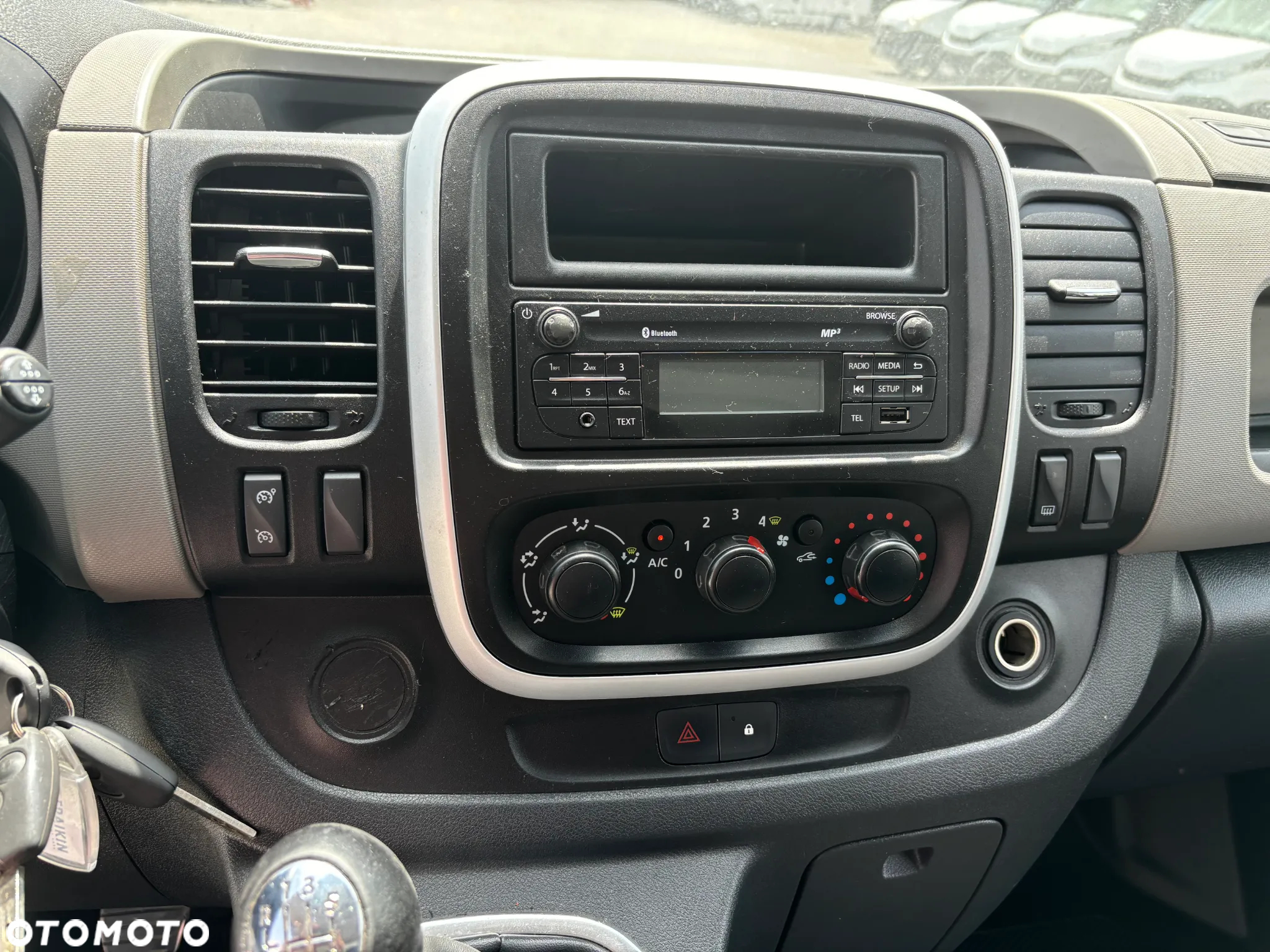 Renault TRAFIC - 11