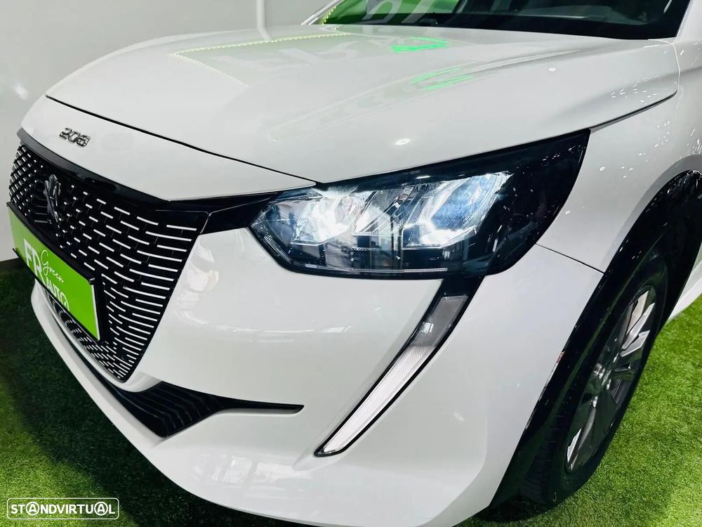 Peugeot e-208 - 21