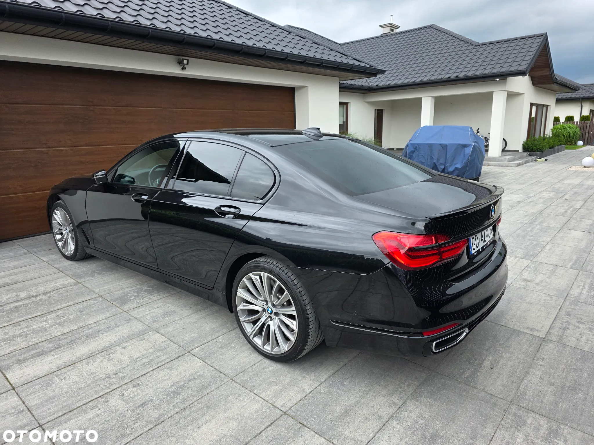 BMW Seria 7 750i xDrive - 4