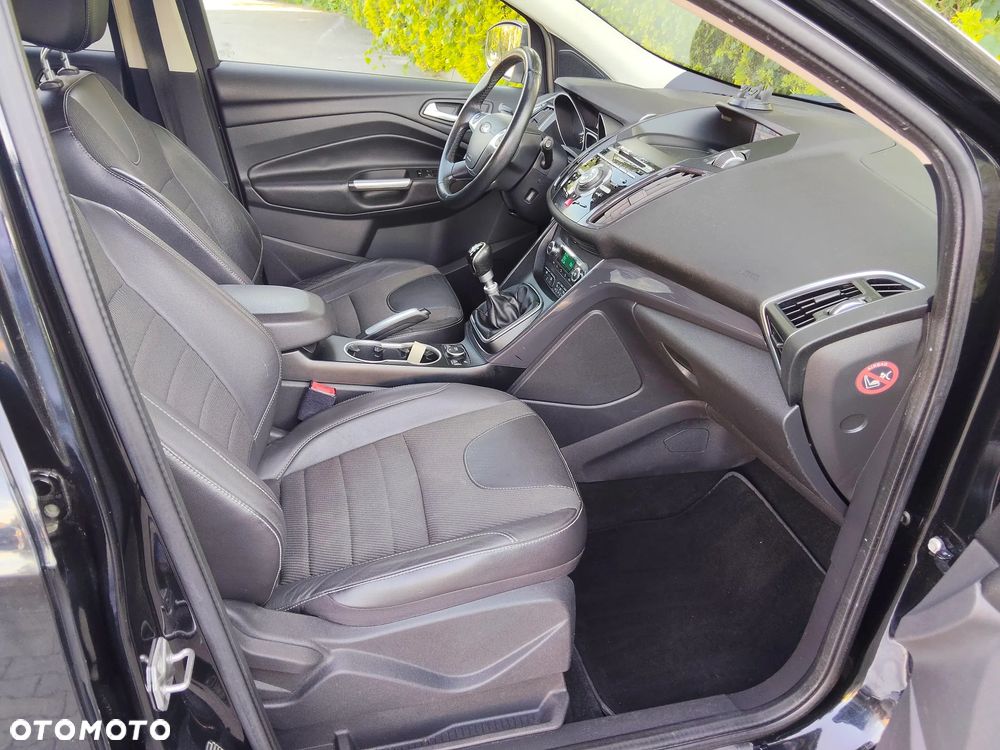 Ford Kuga 1.6 EcoBoost 2x4 Titanium - 9