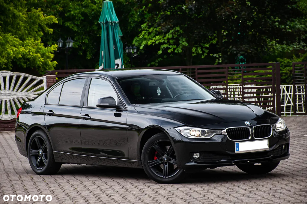 BMW Seria 3 320d Sport Line - 9