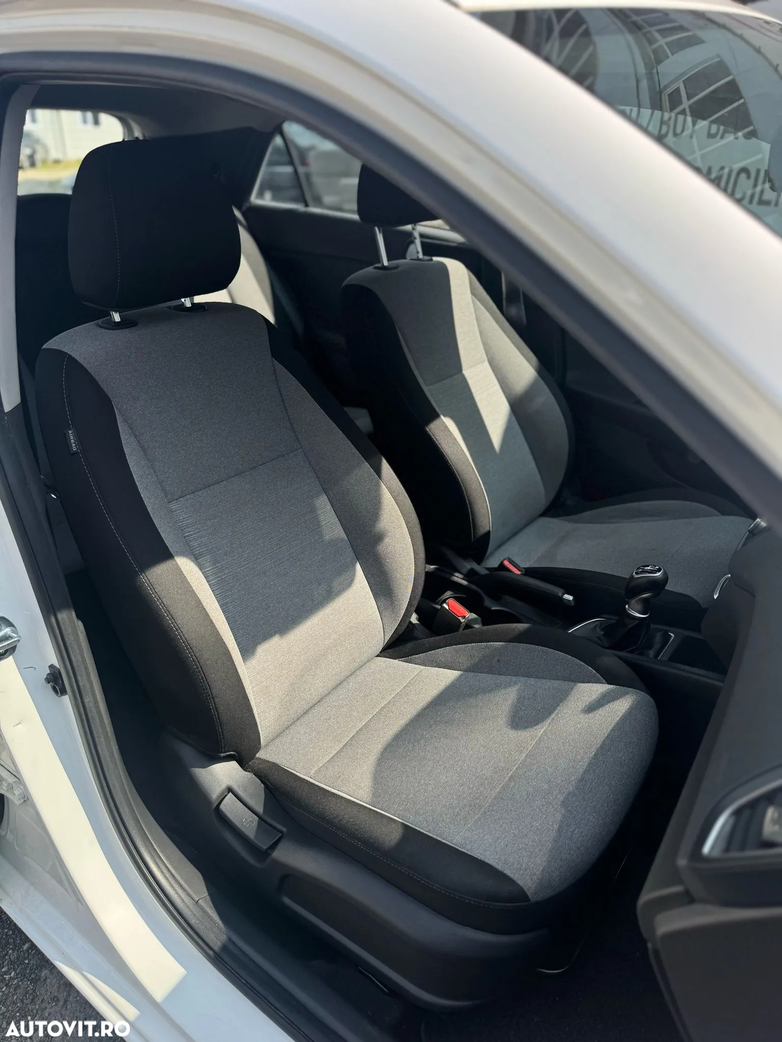 Hyundai i20 1.4 YES! Silver - 27
