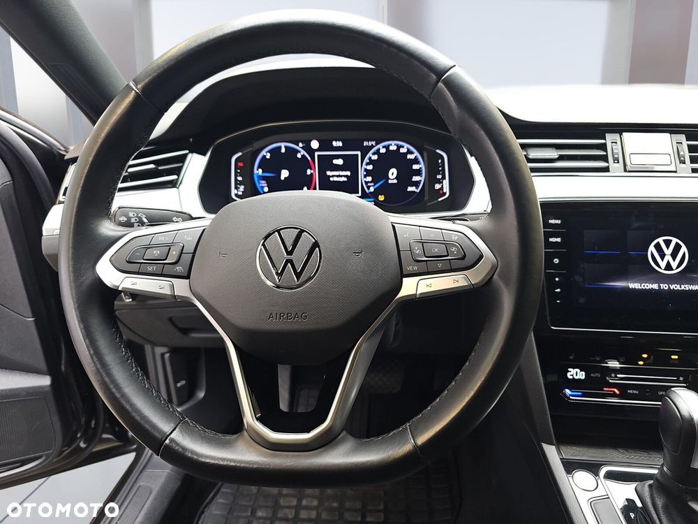 Volkswagen Passat - 11