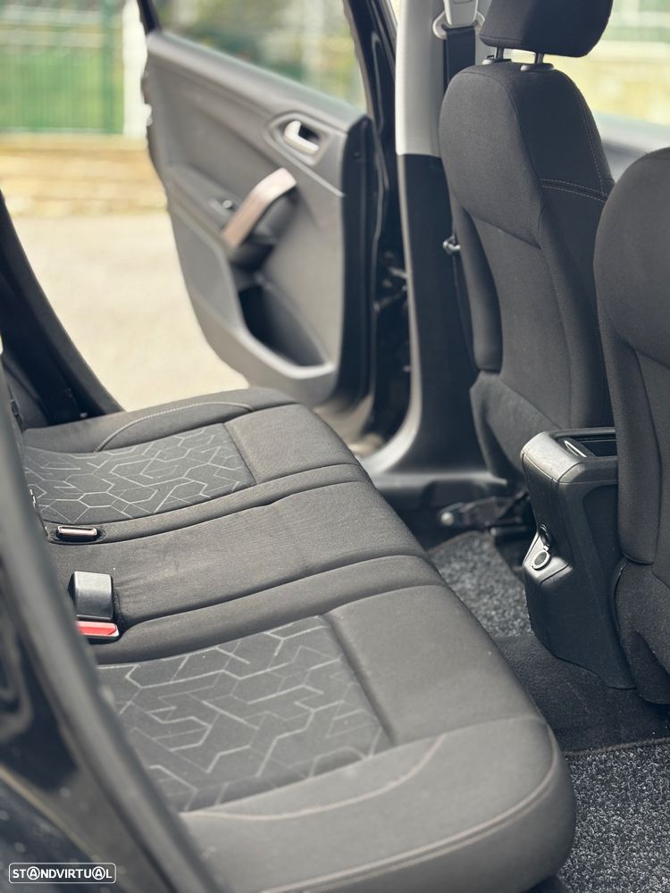 Peugeot 2008 - 4