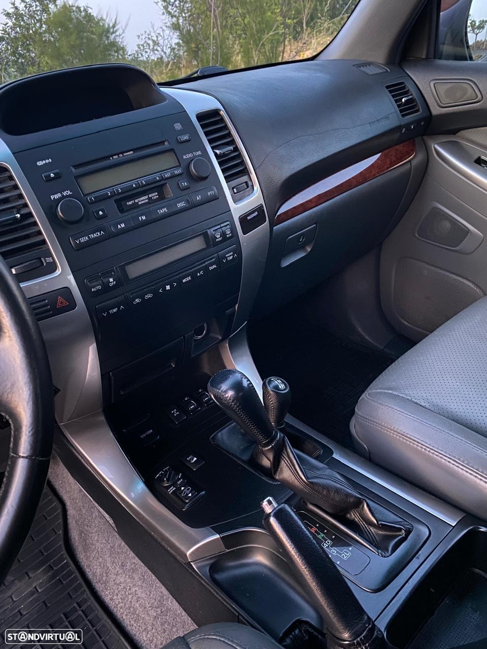 Toyota Land Cruiser Prado - 33