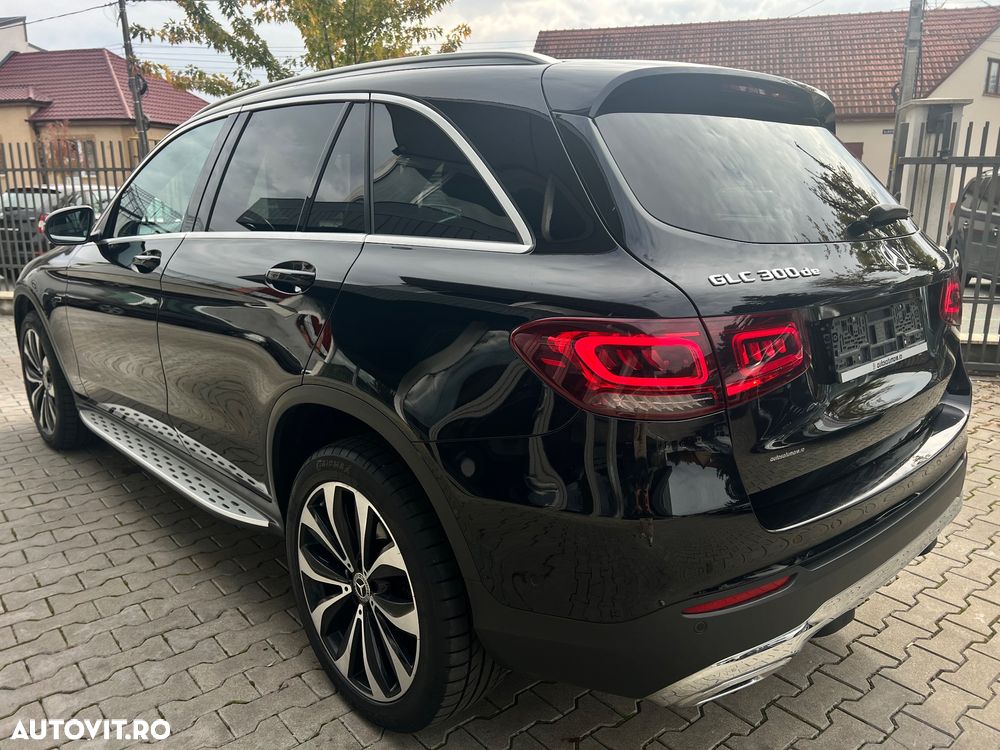 Mercedes-Benz GLC 300 de 4Matic 9G-TRONIC AMG Line Plus - 3