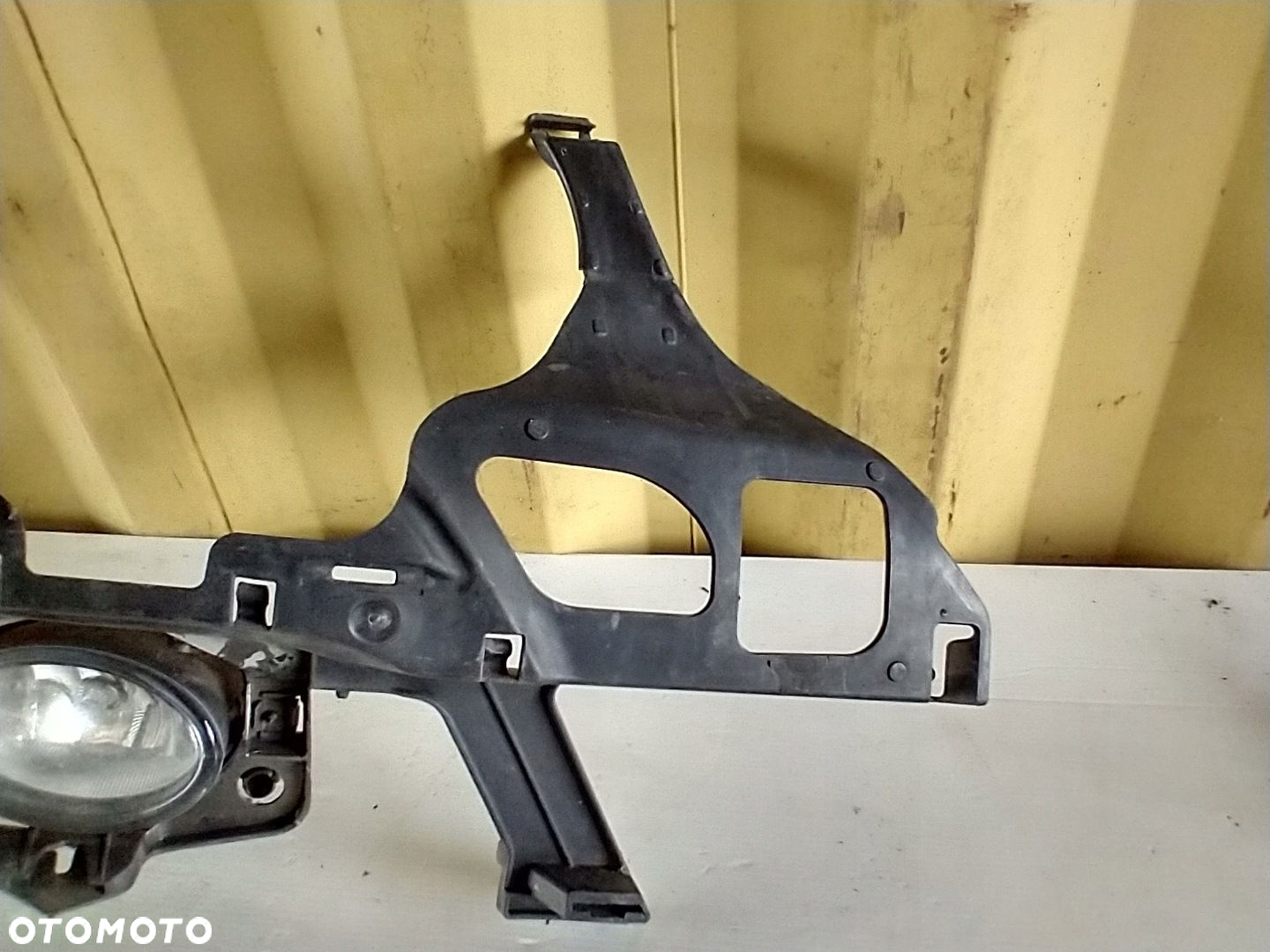 MERCEDES E-KLASA W211 LIFT ŚLIZG ZDERZAKA PRAWY PRZÓD HALOGEN A2118800603 - 2