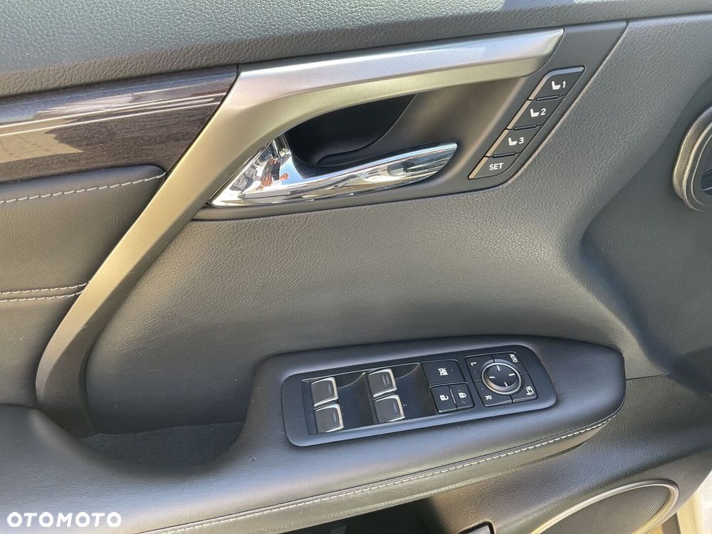 Lexus RX - 18