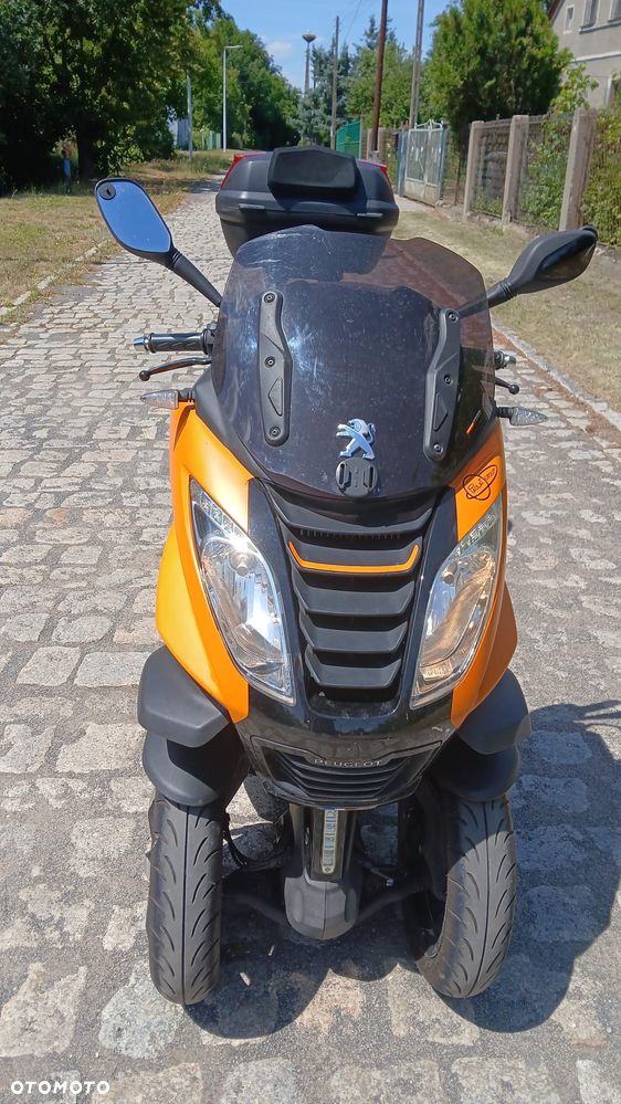 Peugeot Metropolis - 8