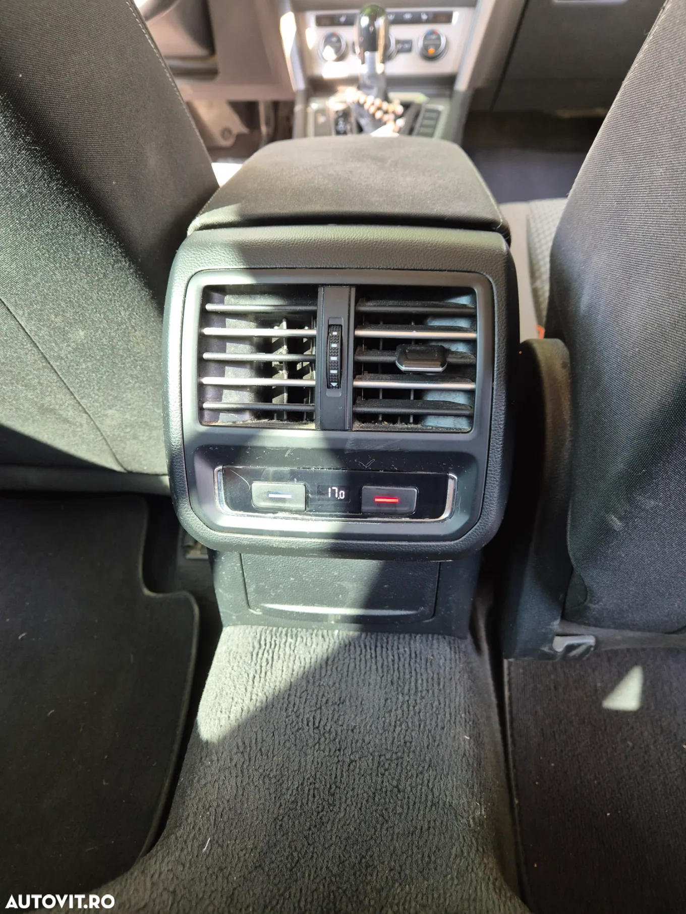 Volkswagen Passat Variant 2.0 TDI DSG Highline - 9