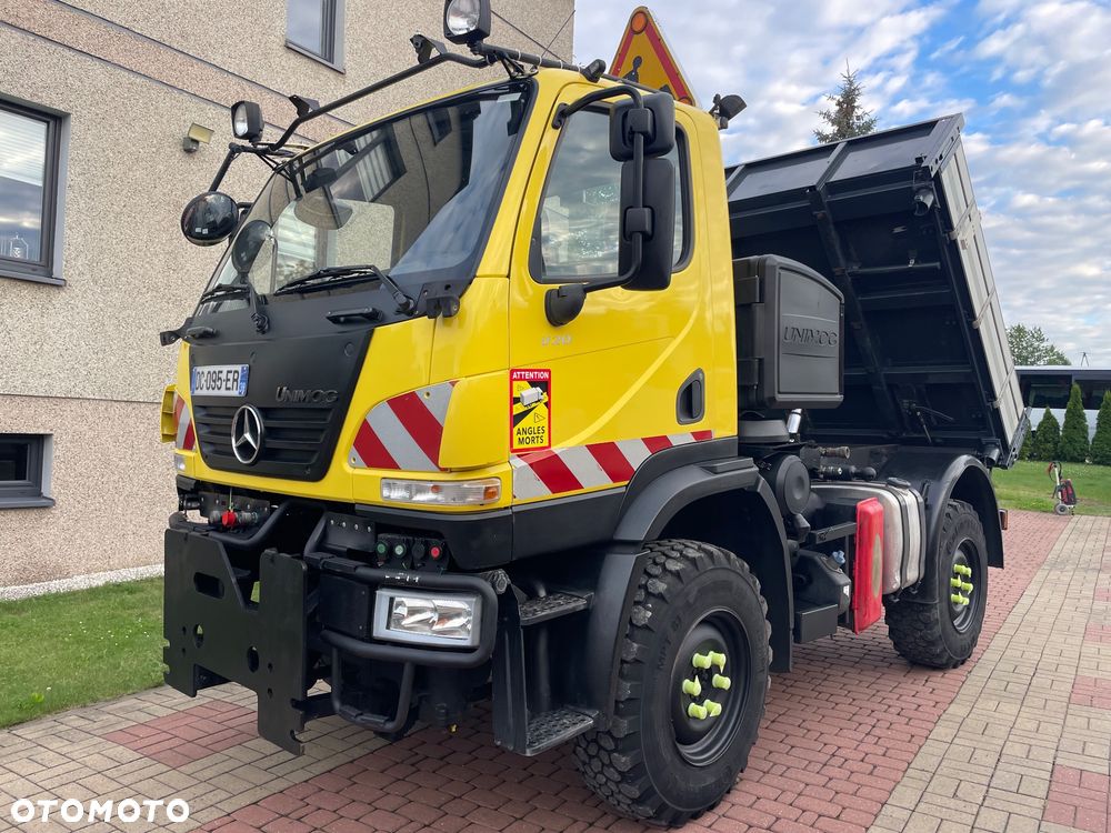 Mercedes-Benz Unimog u 20  pojazd specjalny traktor rolniczy wywrotka pojazd komunalny zimowego utrzymania dróg - 17