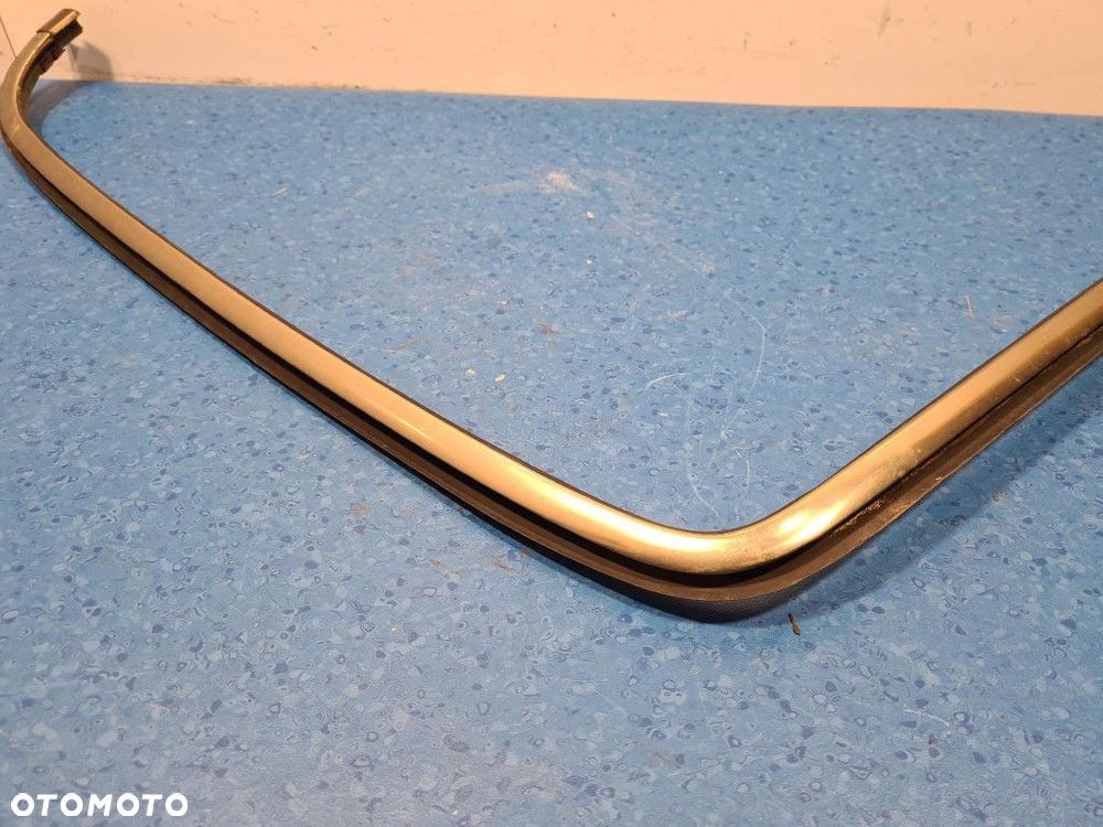 MERCEDES-BENZ W202 SEDAN LISTWA OZDOBNA CHROMOWANA SZYBY TYLNEJ - 3