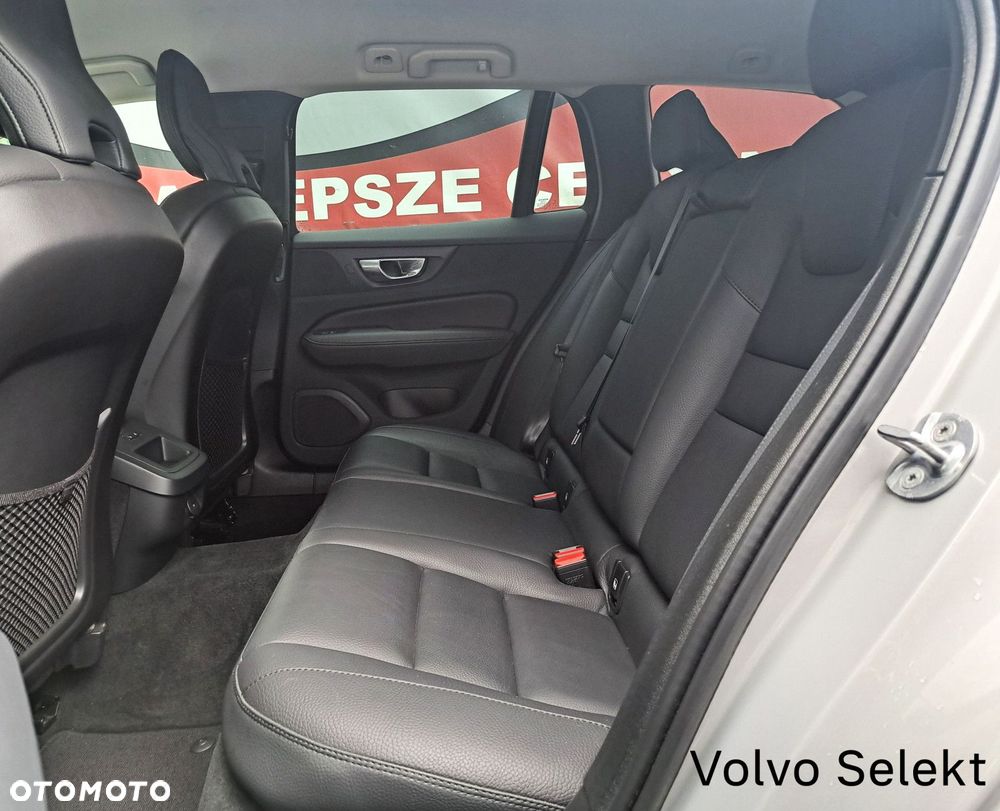Volvo V60 Cross Country - 11