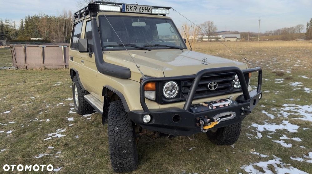 Toyota Land Cruiser - 2