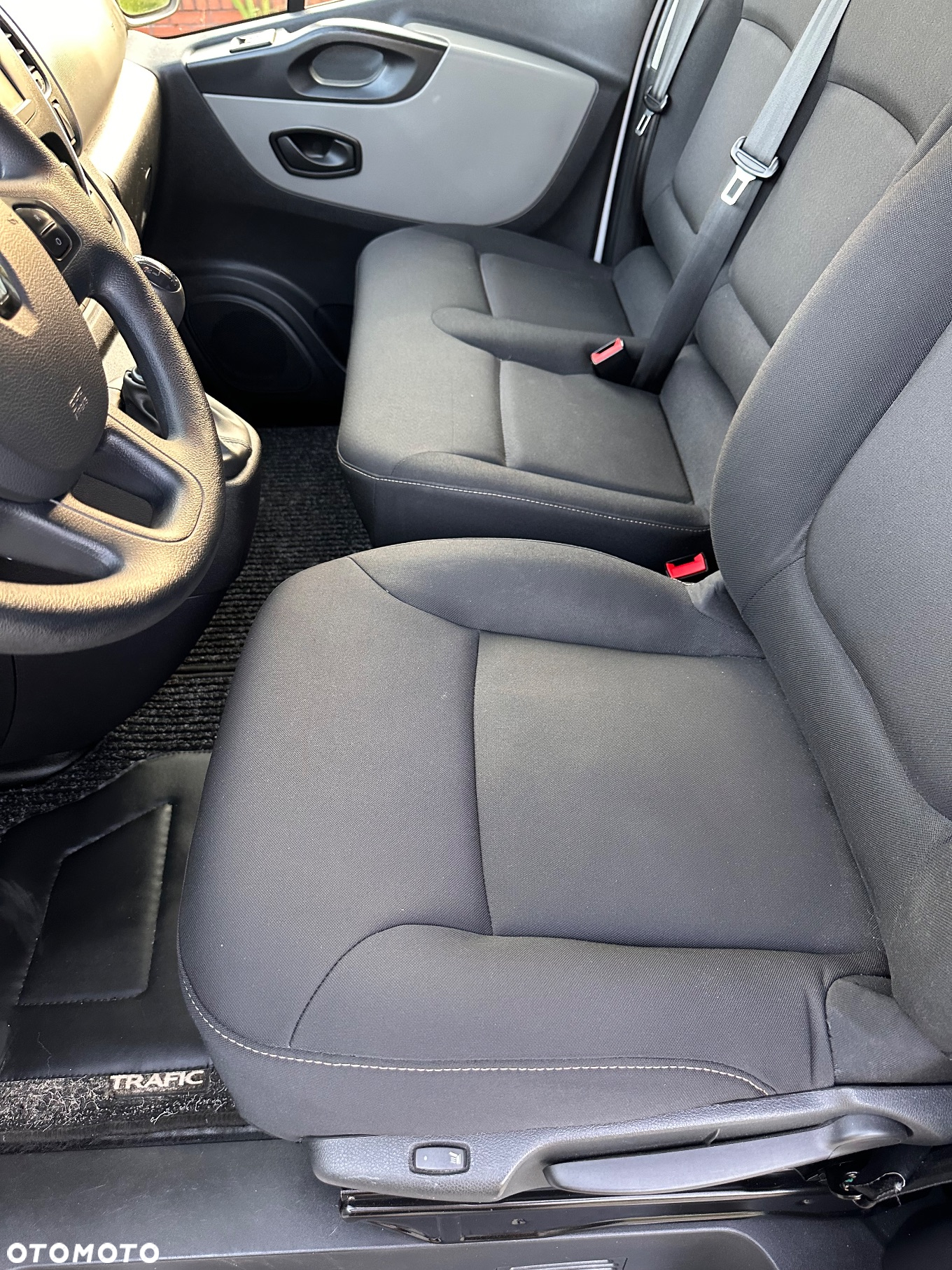 Renault Trafic - 16