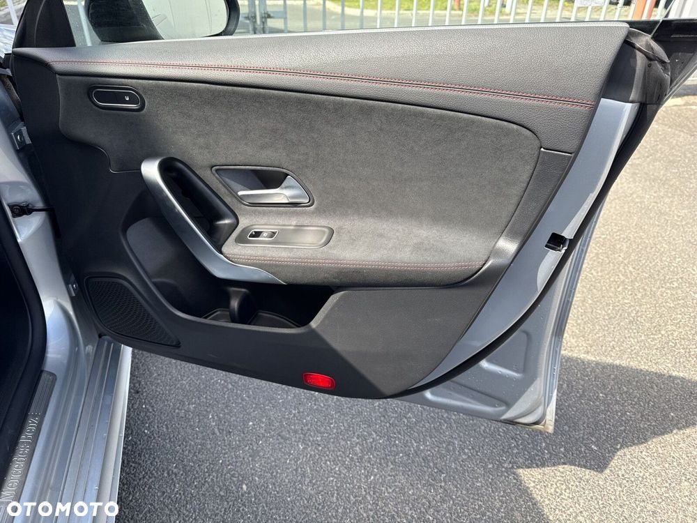 Mercedes-Benz CLA - 19