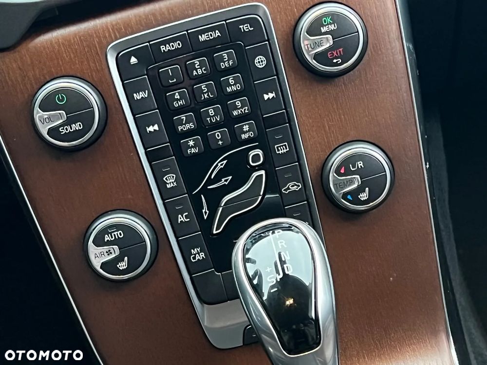 Volvo V40 Cross Country - 22