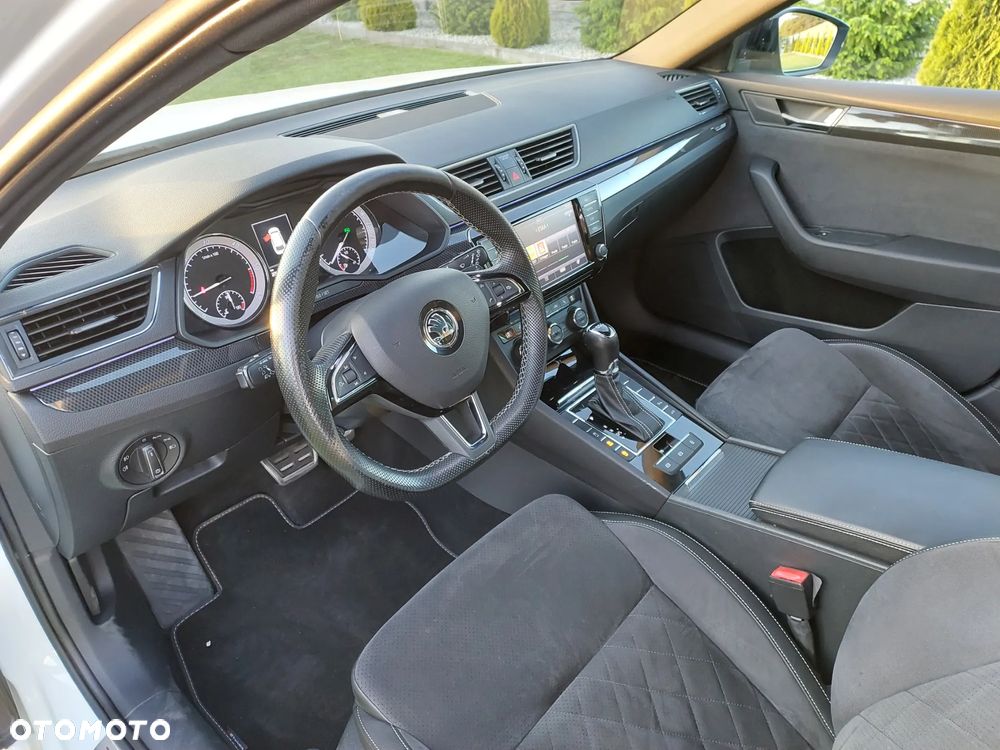 Skoda Superb 2.0 TDI Sportline DSG - 15