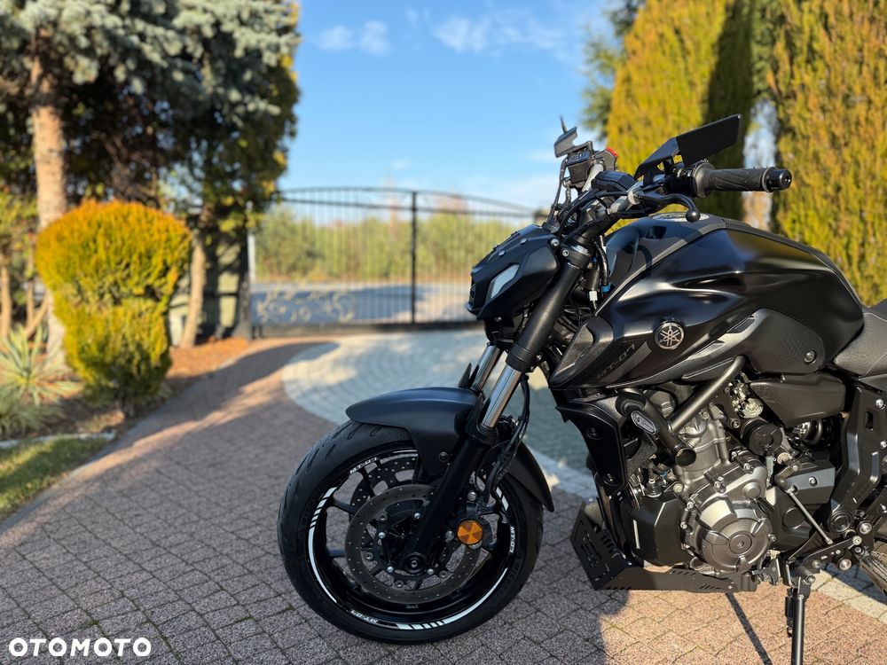Yamaha MT - 27