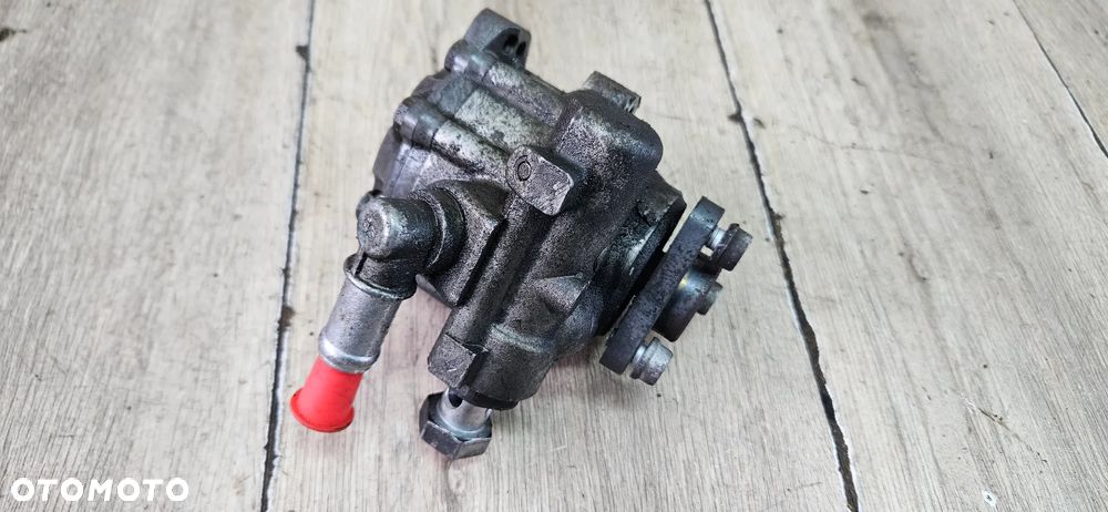 Pompa wspomagania Audi A6 C6 2,0 TDI 2006r 4F0145155E - 2