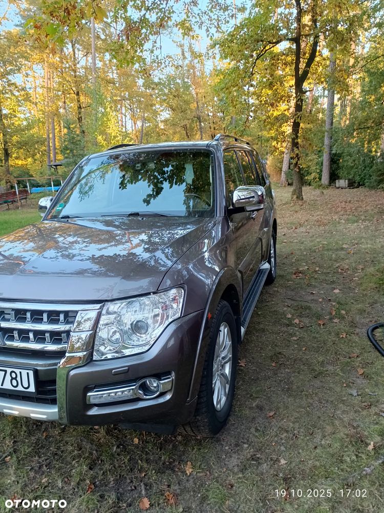 Mitsubishi Pajero - 12