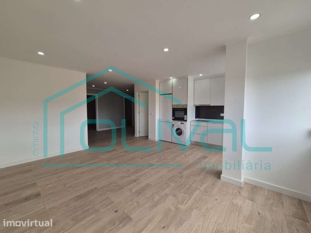 Apartamento T4 Remodelado - Grande imagem: 3/40