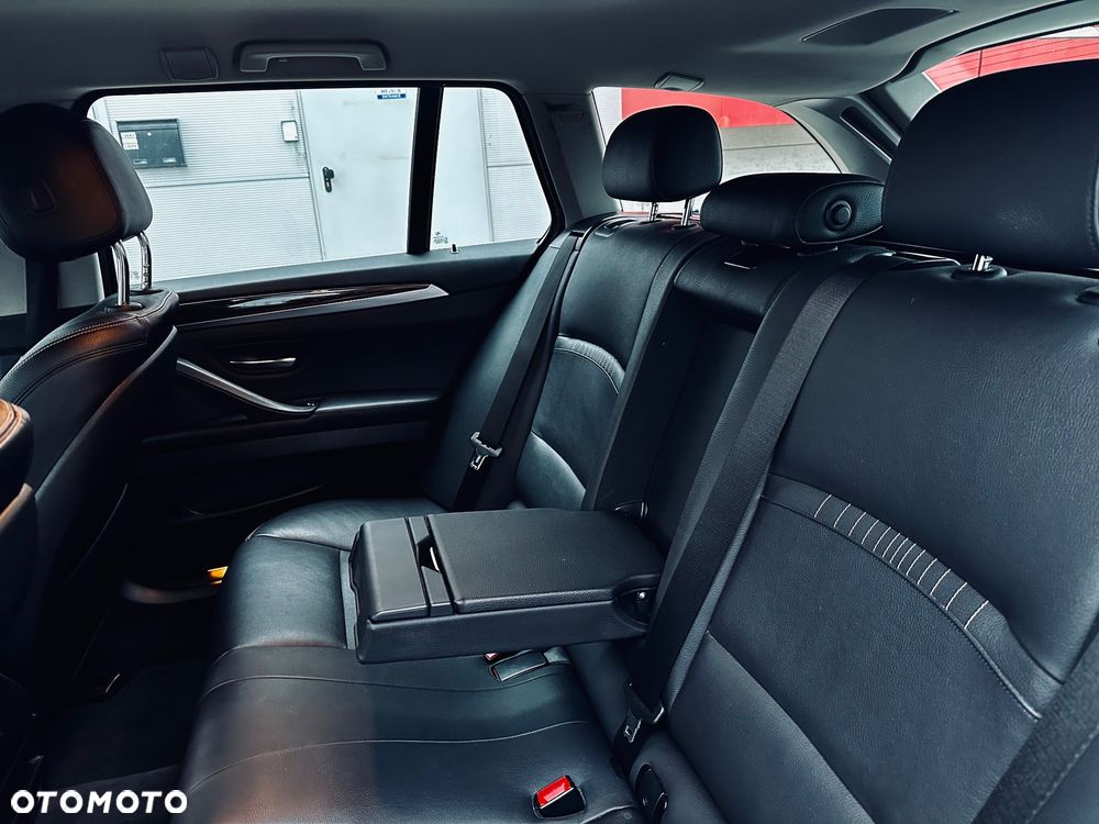 BMW Seria 5 520d Luxury Line - 12