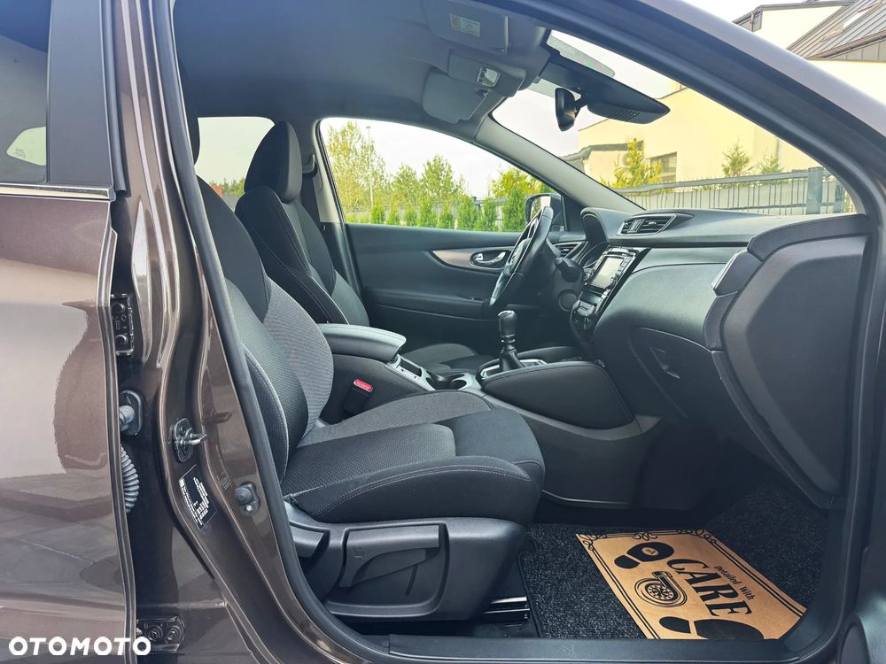 Nissan Qashqai 1.3 DIG-T N-Connecta - 27