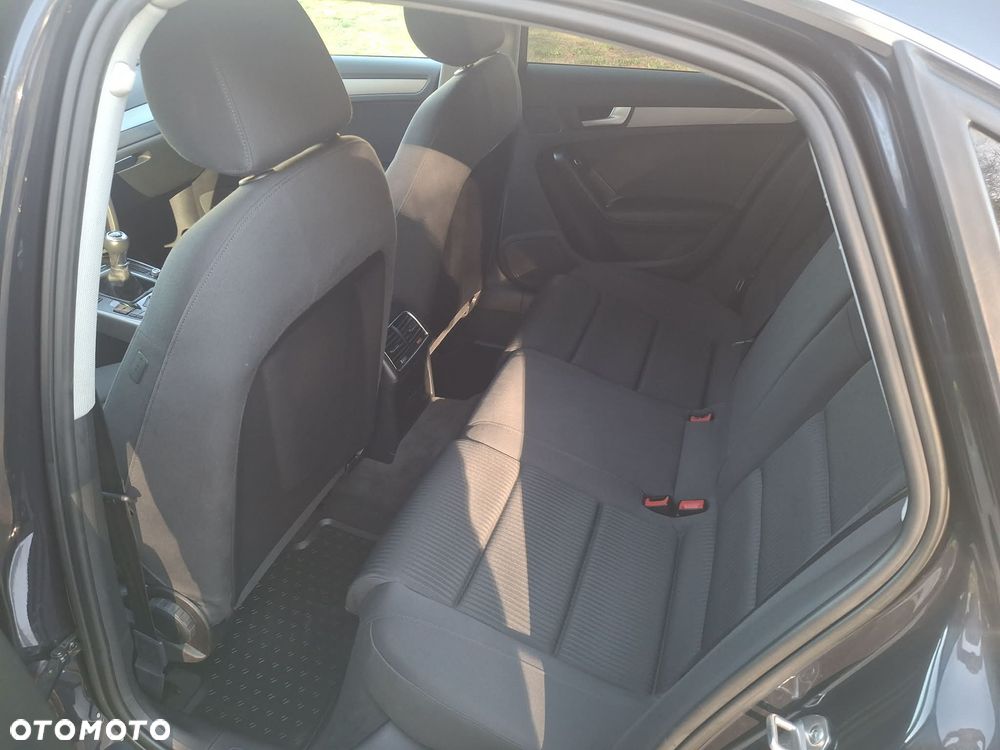 Audi A4 Limousine 1.8 TFSI quattro Ambiente - 13