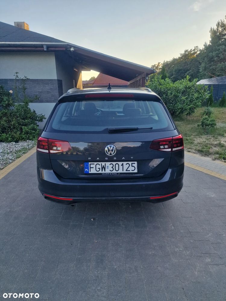 Volkswagen Passat 2.0 TDI SCR Trendline - 4