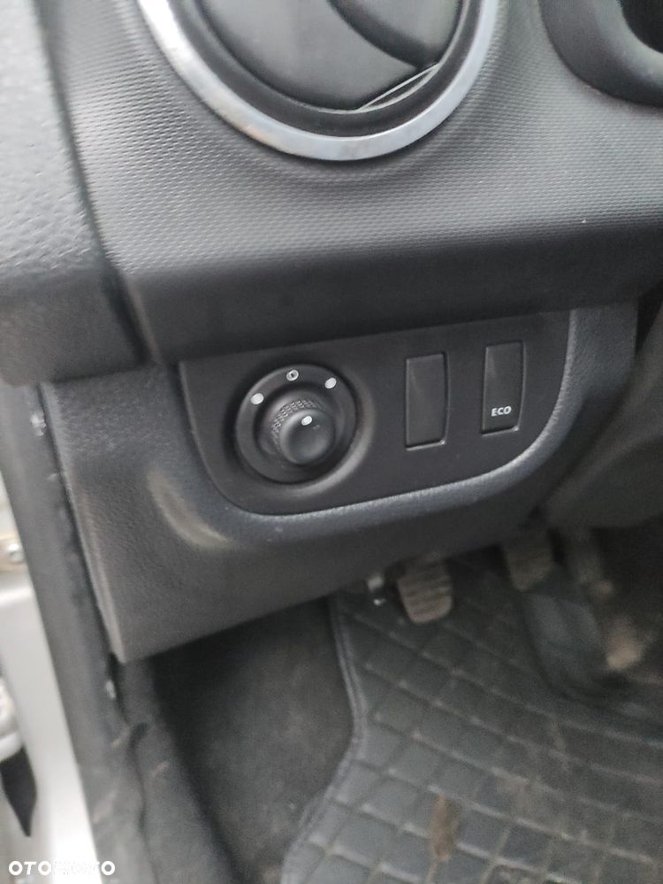 Dacia Sandero TCe 90 (S&S) Comfort - 8