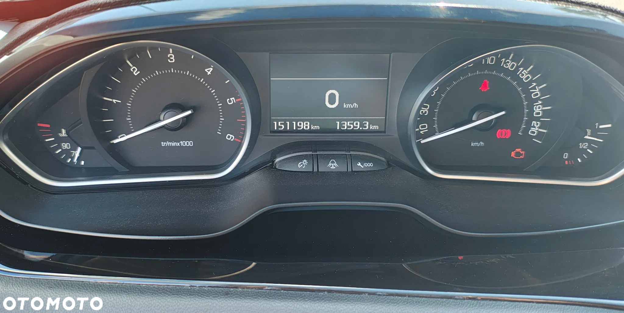 Peugeot 208 - 16