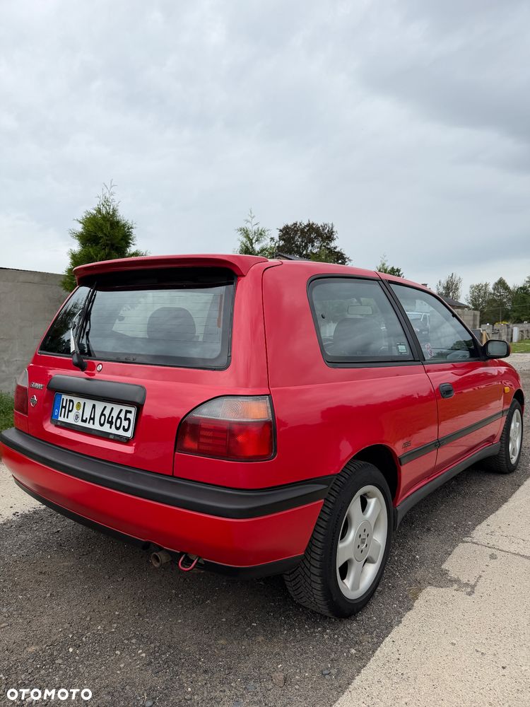 Nissan Sunny - 1