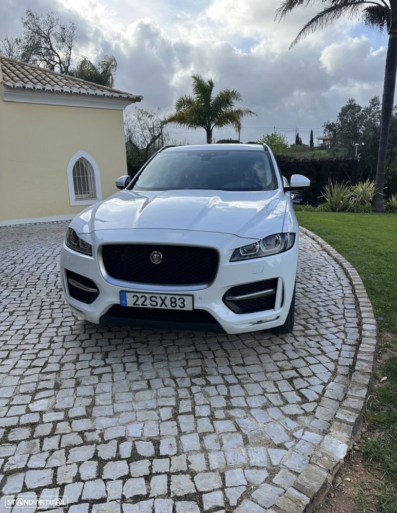 Jaguar F-Pace - 1