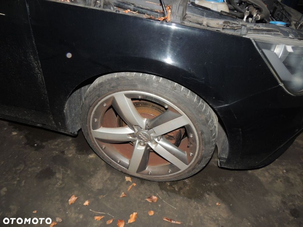 Ćwiartka nadwozia prawy przód AUDI A1 8X '11 1.6 TDI - 1