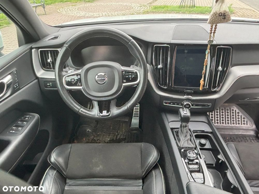 Volvo XC 60 T5 AWD Geartronic RDesign - 16