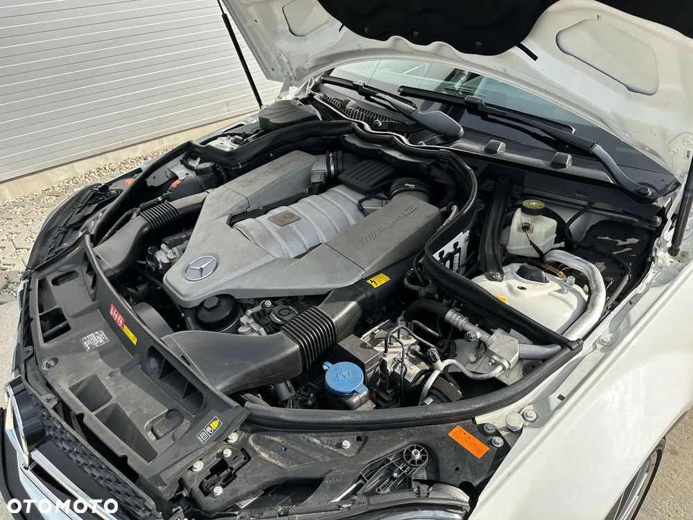 Mercedes-Benz Klasa C 63 AMG AMG SPEEDSHIFT MCT - 38