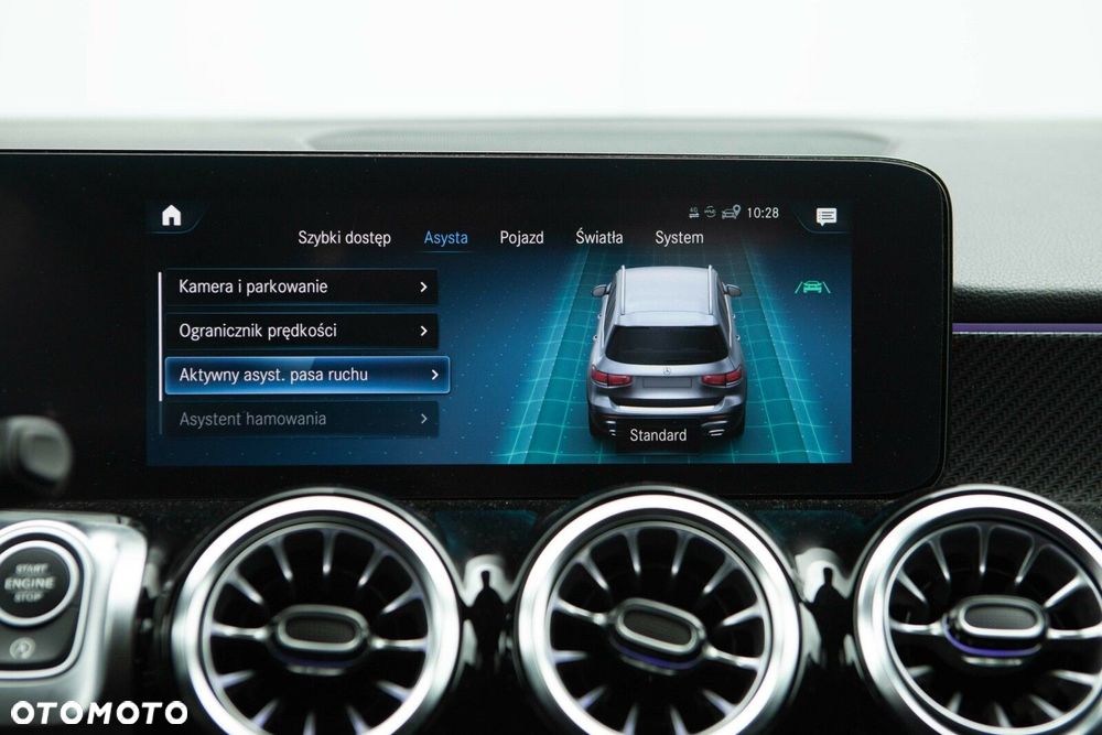 Mercedes-Benz GLB - 31
