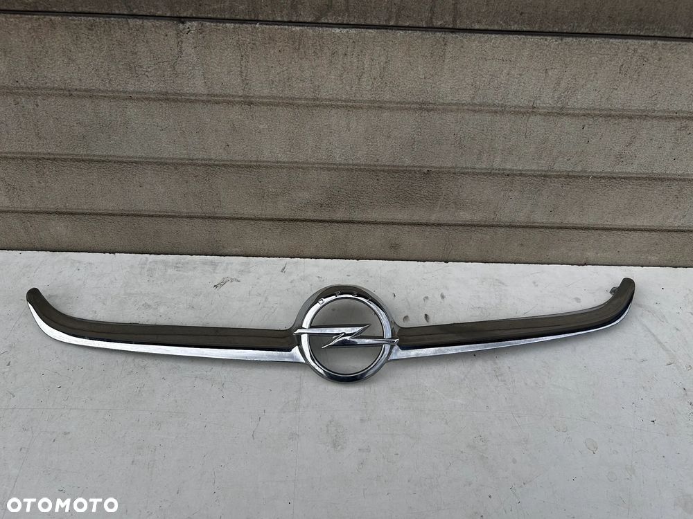 OPEL CORSA E13399244  CHROM ATRAPA GRILL ZDERZAK PRZÓD  ORYGINAŁ