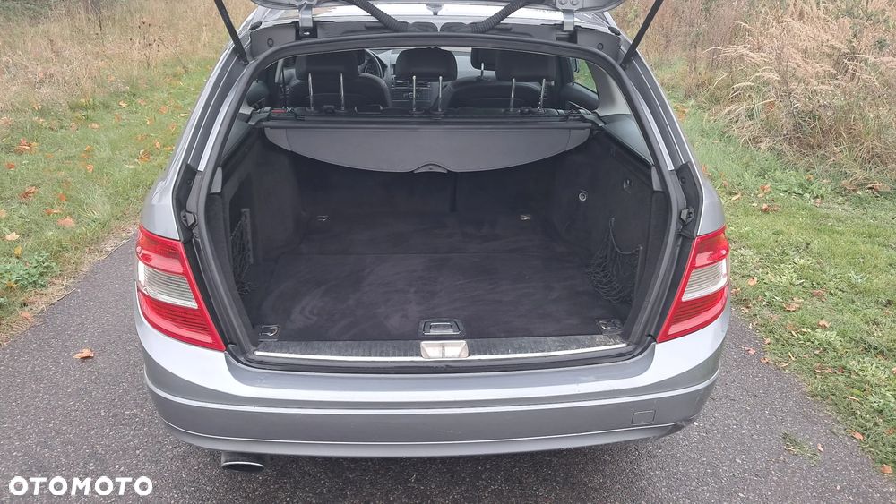 Mercedes-Benz Klasa C 200 T CDI DPF Automatik BlueEFFICIENCY Elegance - 4