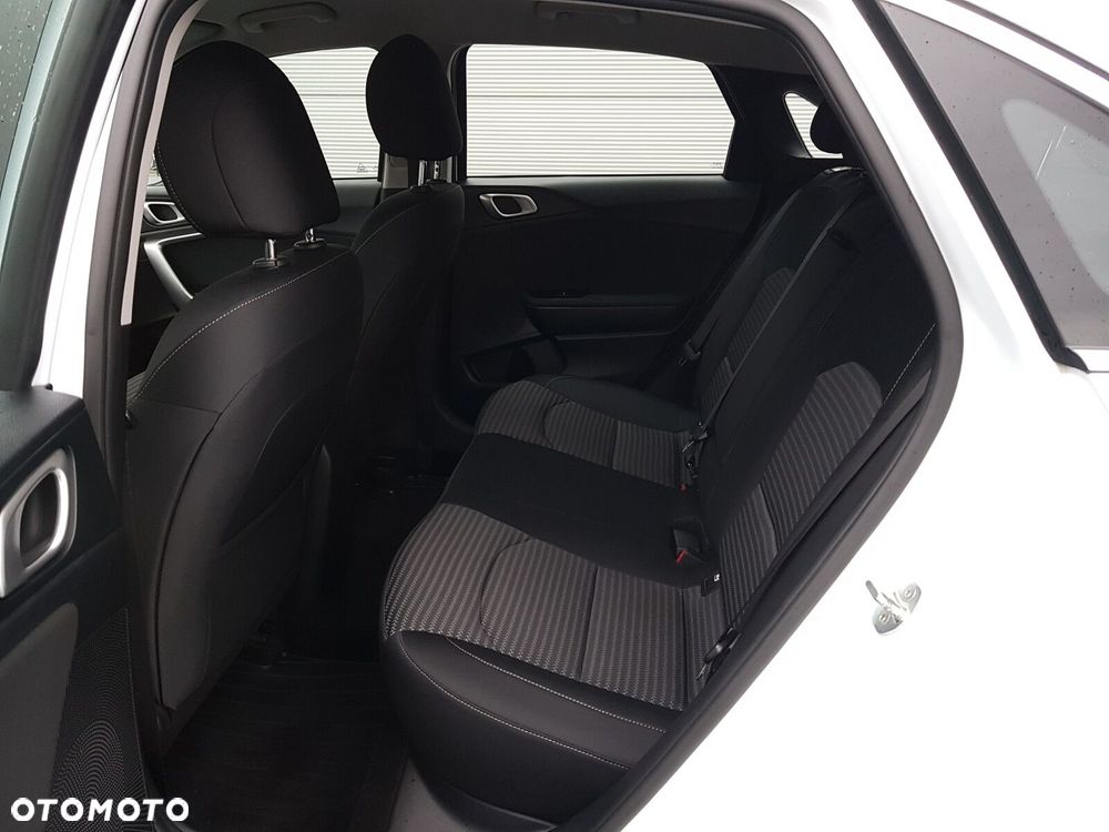 Kia Ceed 1.5 T-GDI M - 27